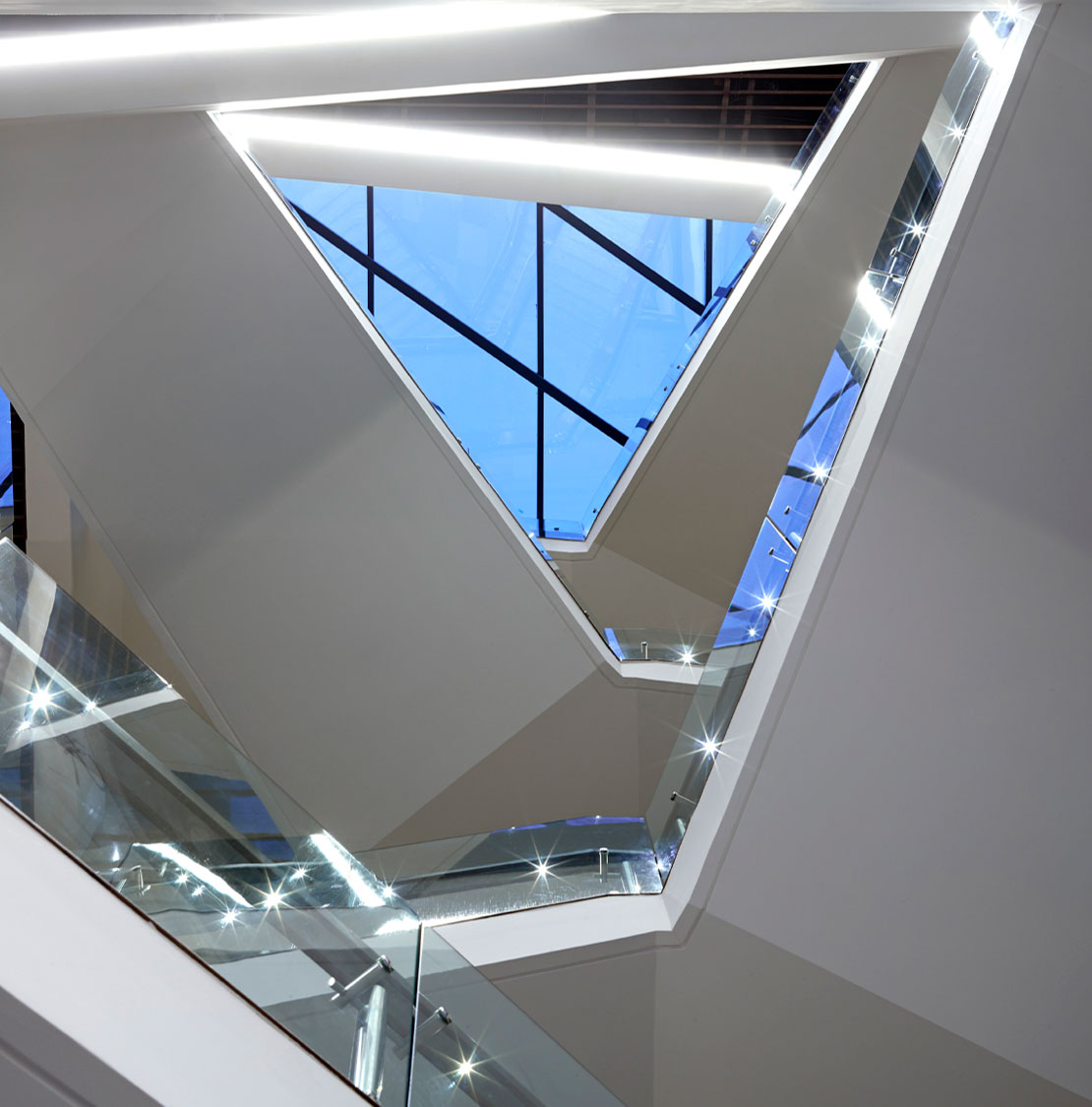 National Bank of Oman | Projects | LOM - LOM
