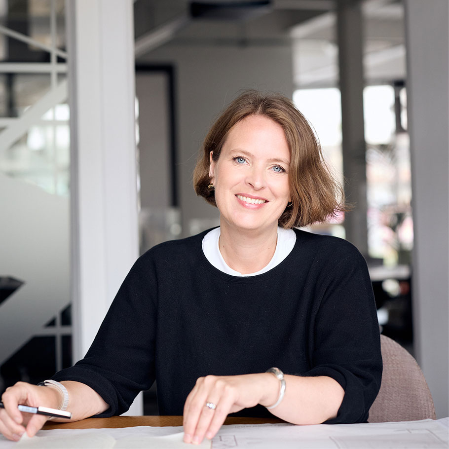 LOM - Journal - Five Minutes With ... Emily Cassel - LOM